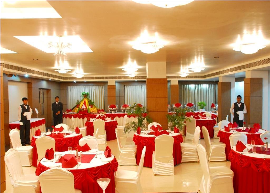 Kiranshree Portico Hotel Gauháti Kültér fotó